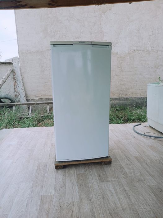 Продам Холодильники 2 шт  срочно !!!