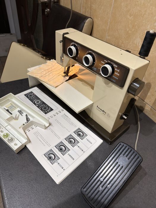 Masina de cusut festonat si butoniere Hugin Germania