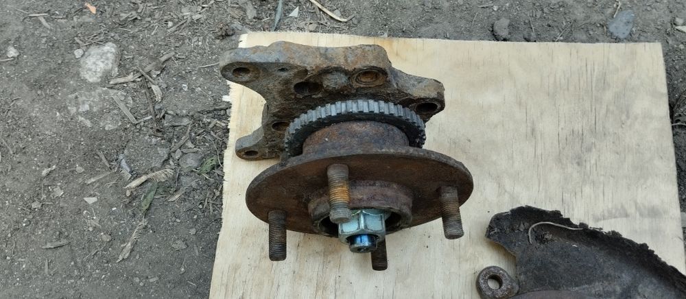 Запчасти на Ниссан примера 2.0 универсал