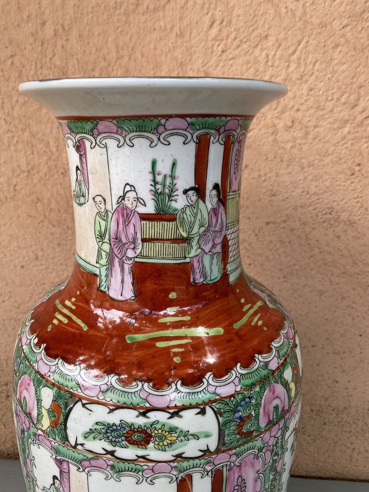 Китайска порцеланова ваза с маркировка