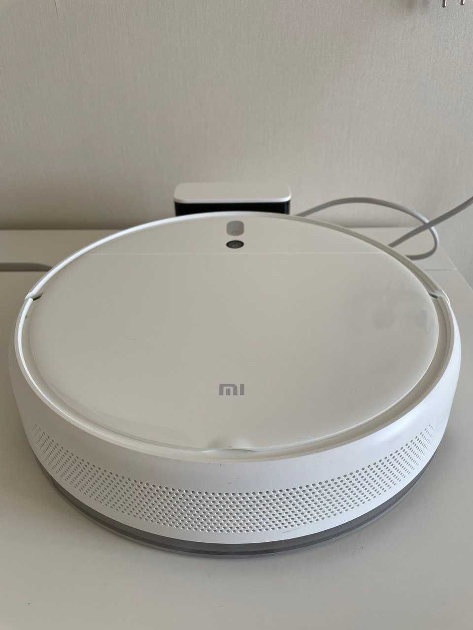 Продам робот-пылесос Xiaomi Mi с функцией влажной уборки