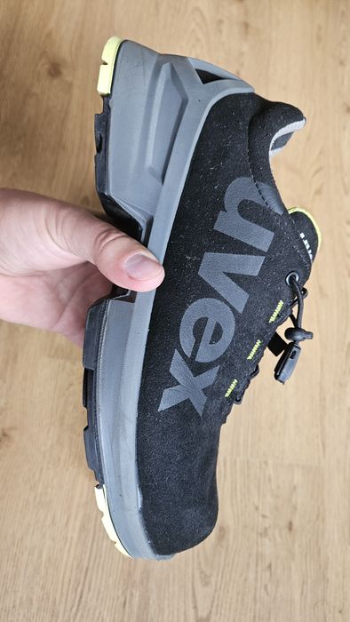 Bocanci de lucru profesionali Uvex 42 Folositi