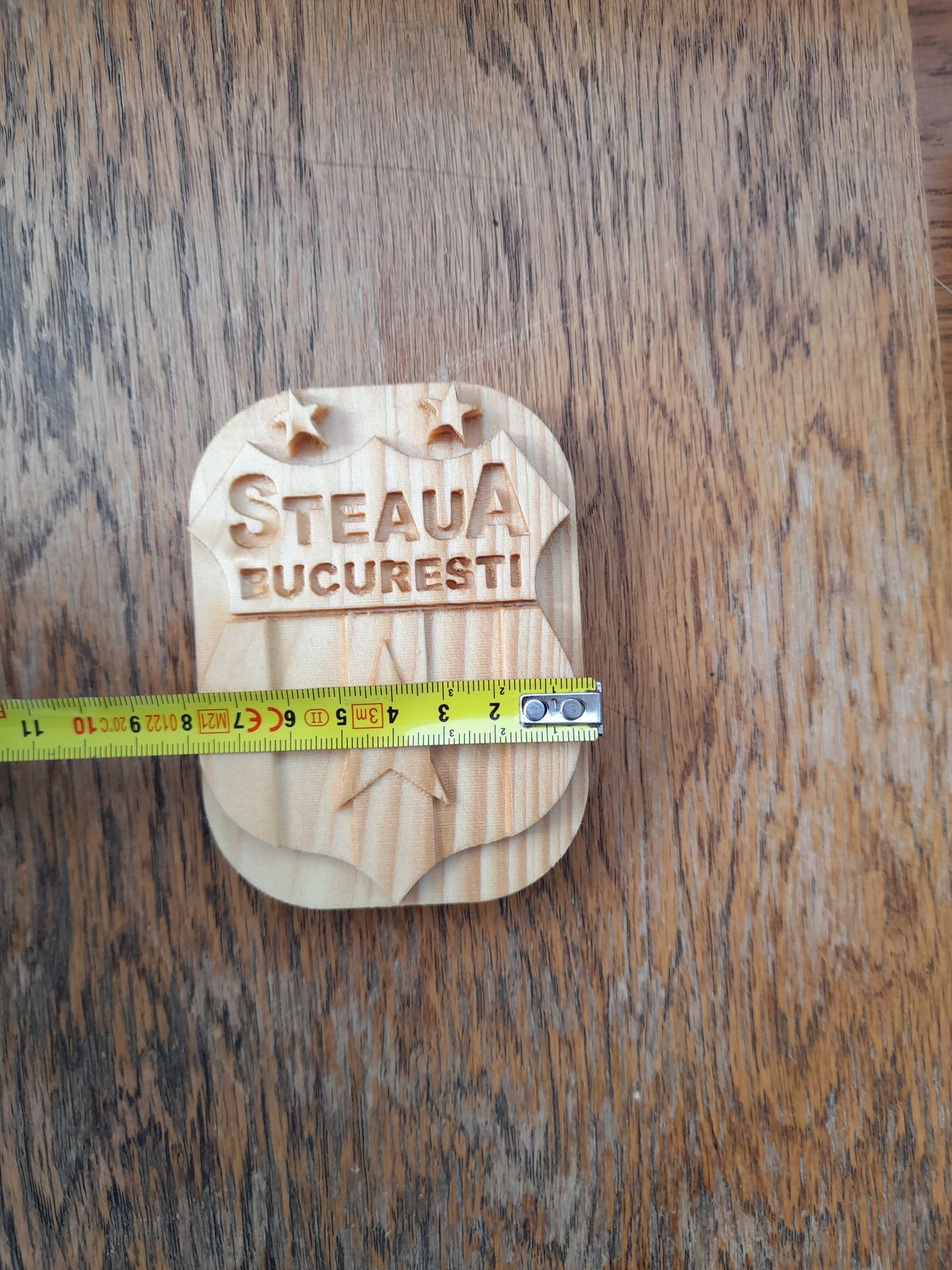 Stema echipa de fotbal Steaua Bucuresti, sculptura, sigla lemn, logo