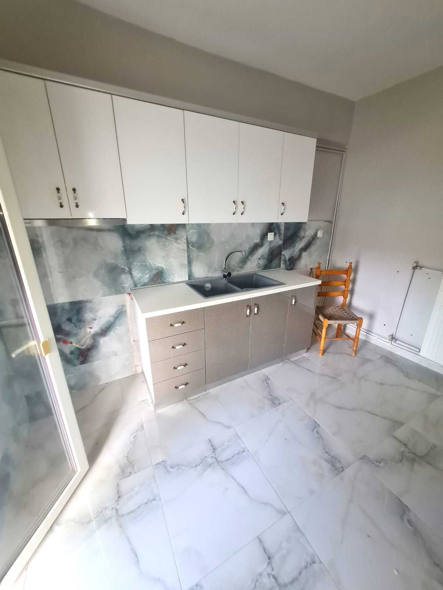 Продава 2 ет къща 240 м2 с двор 1200 м2 в Аспровалта, Гърция