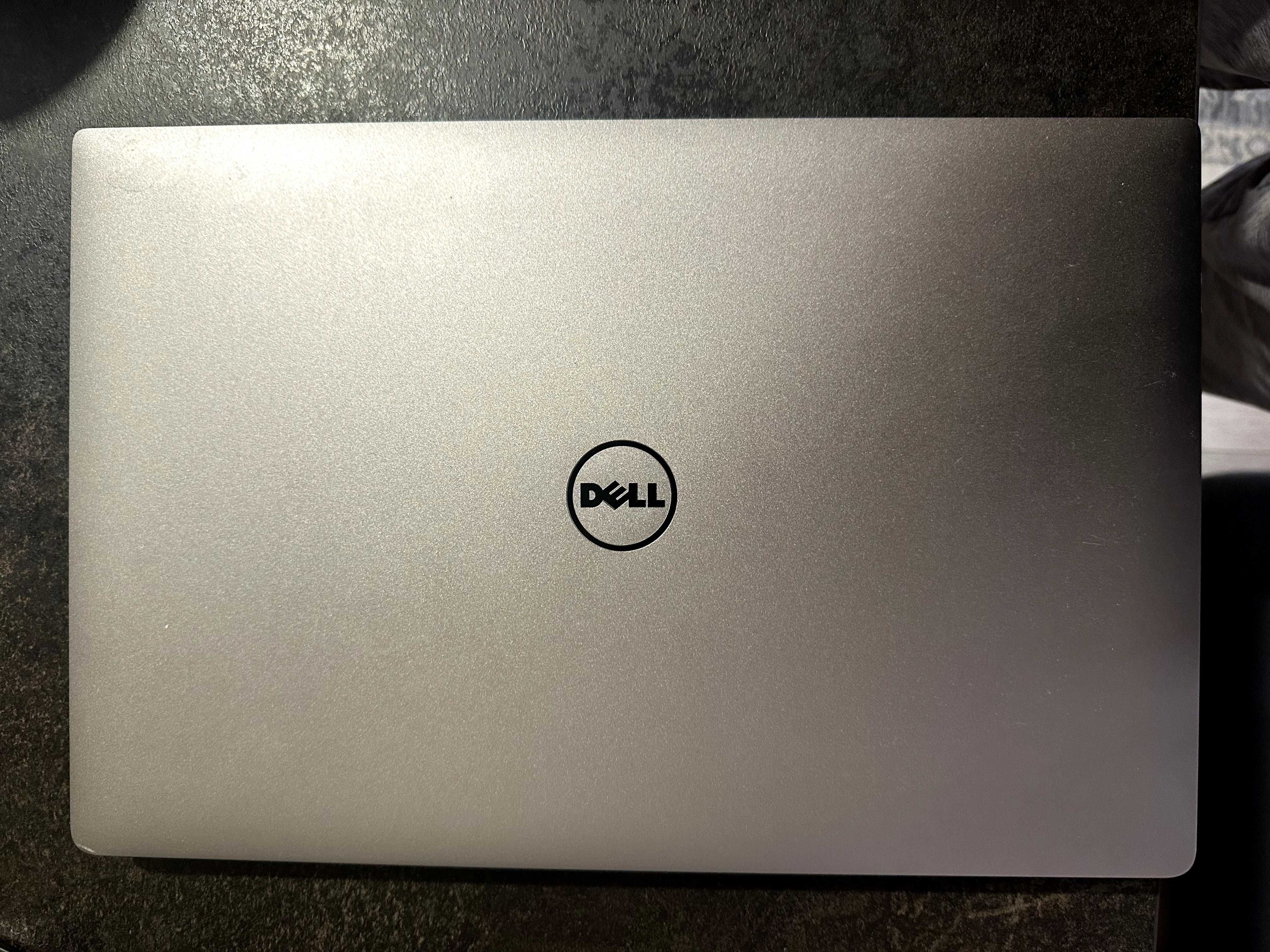 DELL XPS 15 9560