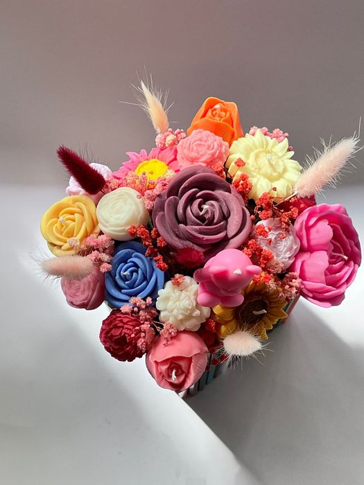 Aranjamente florale din ceara de soia