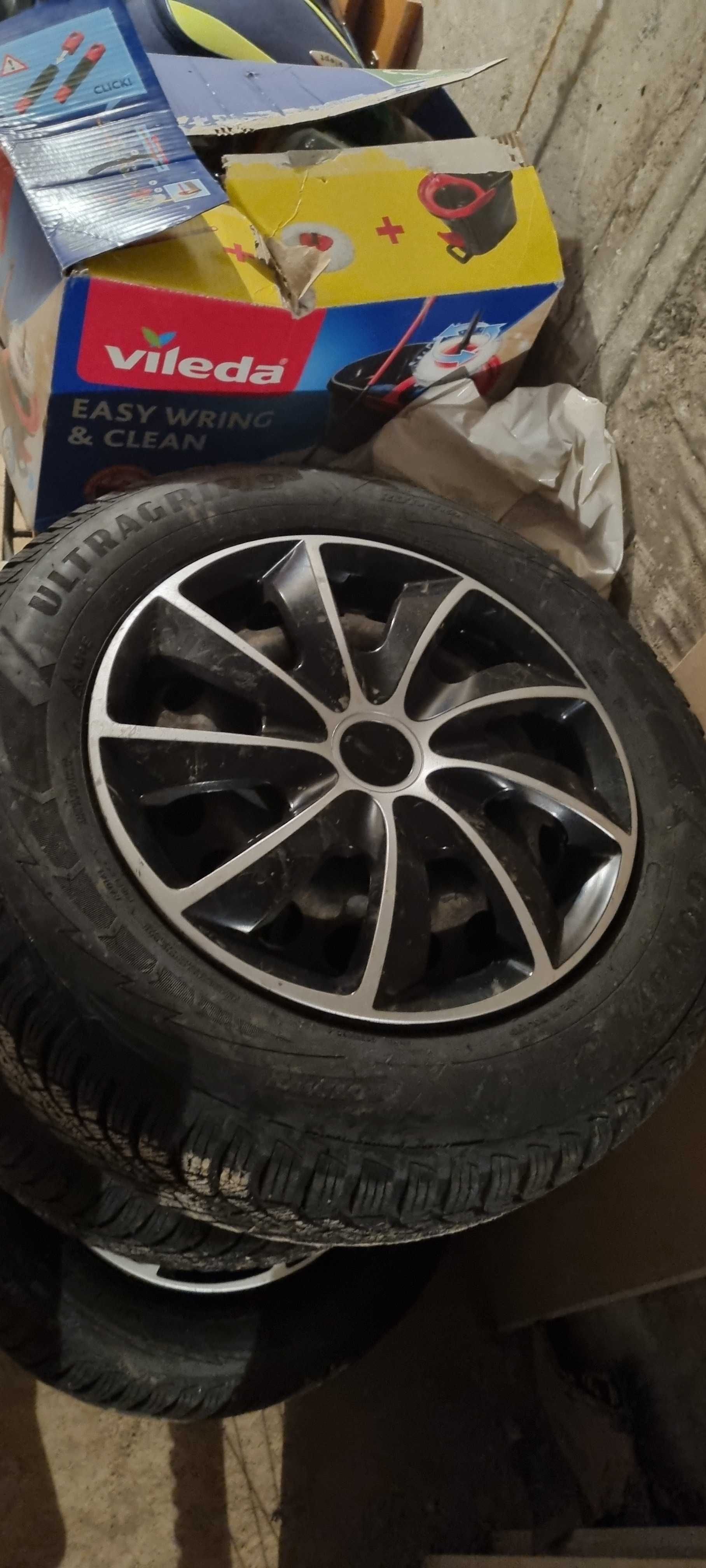 Jante tablă de 15 + Cauciucuri GOODYEAR de iarnă 195/65R15