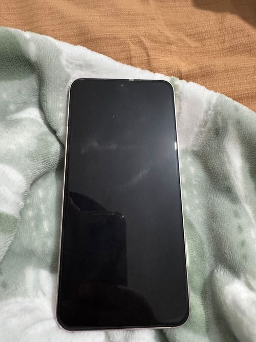 Продам Samsung S22