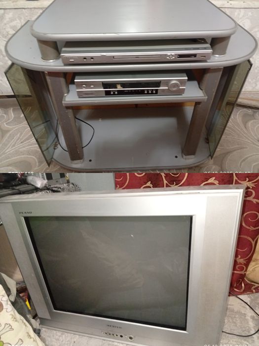 Продается телевизор с подставкой