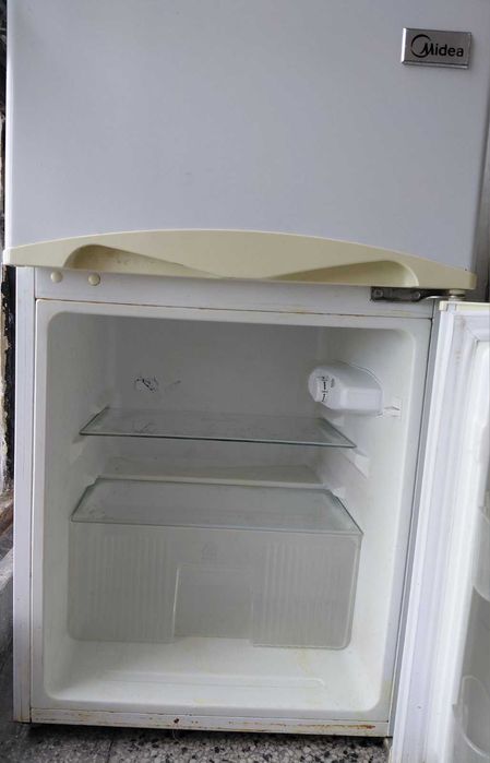 Хладилник с фризер