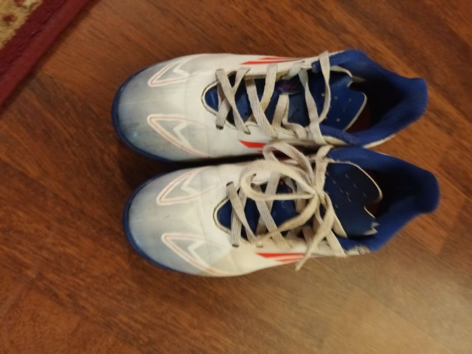 Adidasi de la adidas mărimea 30