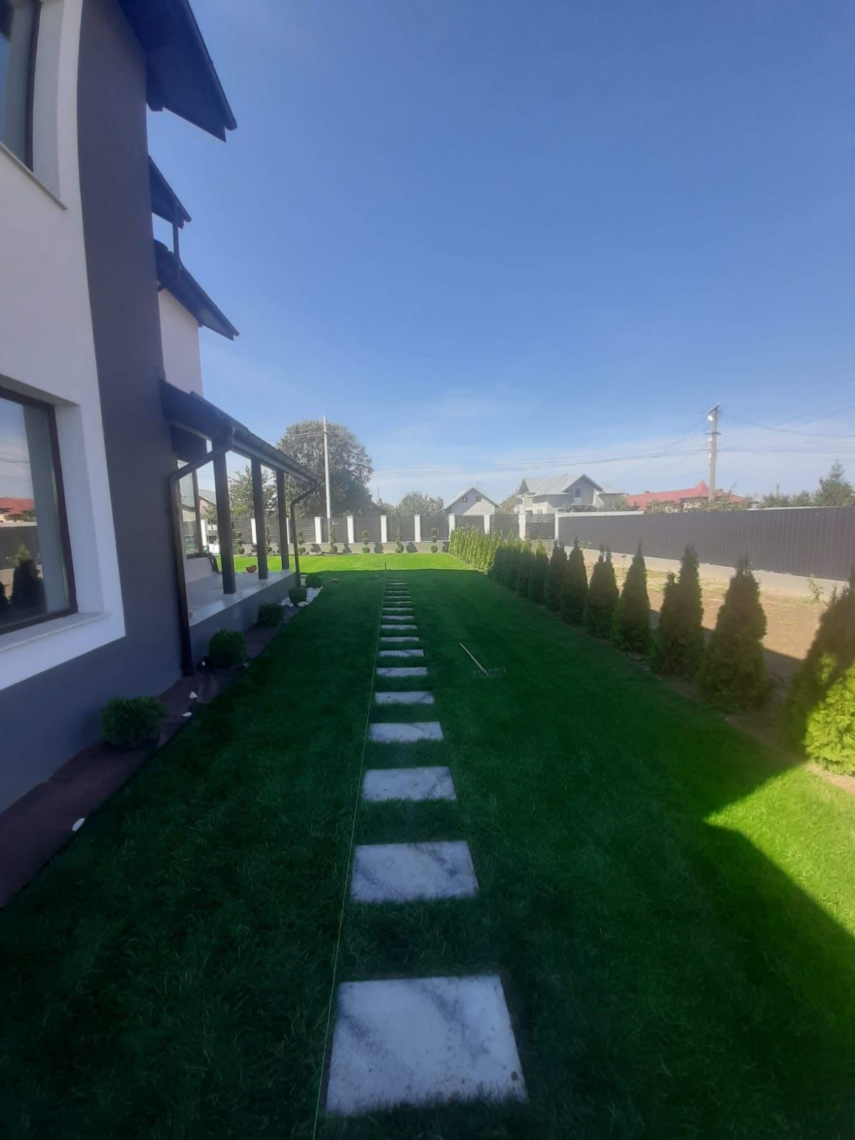 Amenajări grădini de la A la Z Gazon și plante ornamentale