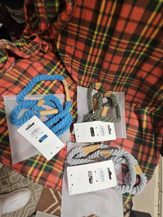 Повод за кучета в три цвята