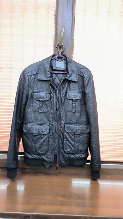 СРОЧНО продается Костюм тройка(44) ва кожа куртка сотилади