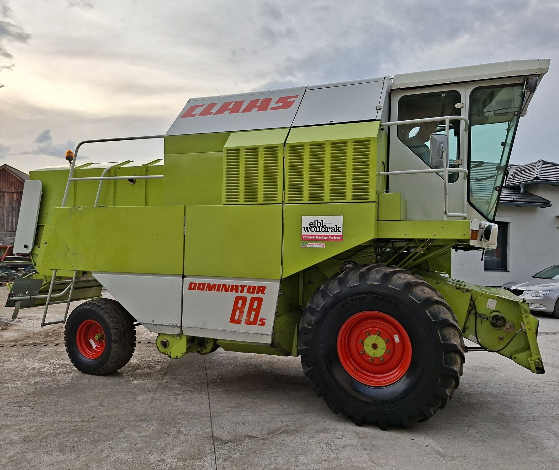 Combina Claas Dominator 88s