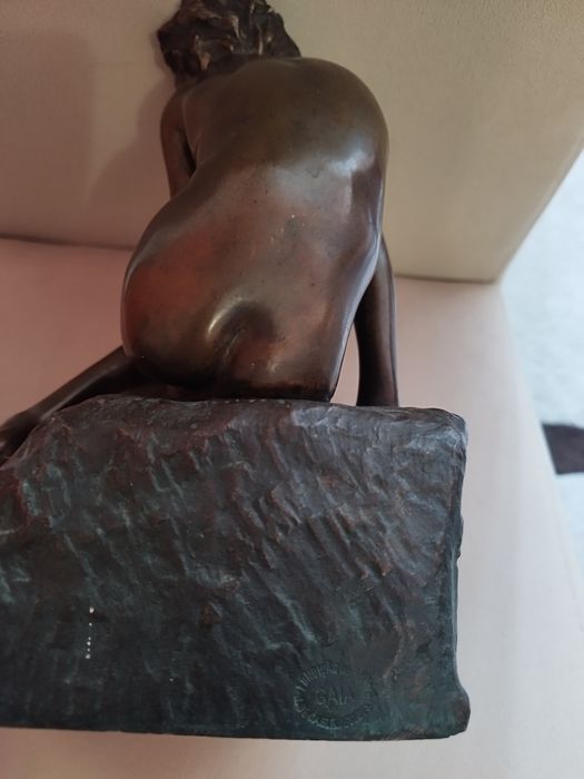 Уникална бронзова скулптура