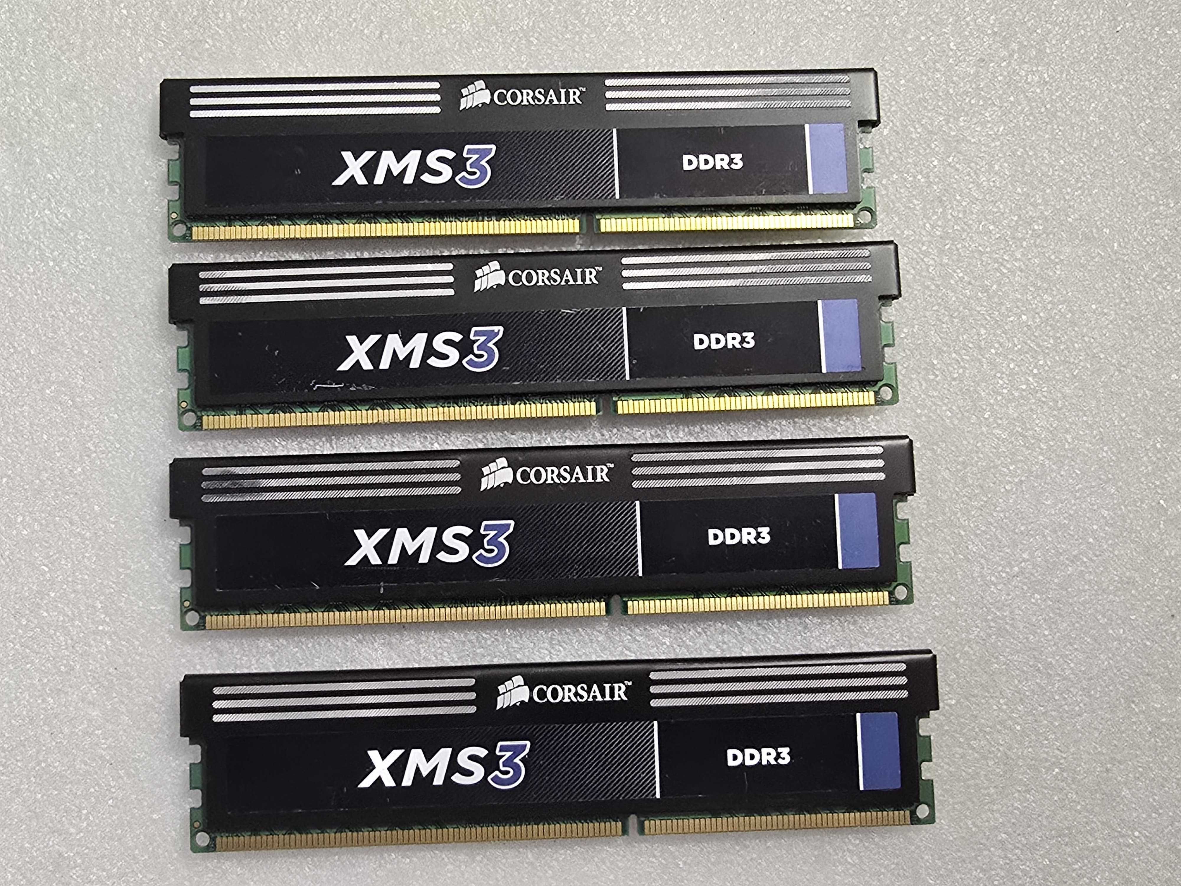 Kit memorie RAM desktop Corsair 8GB (2x4GB) DDR3 1600 MHz