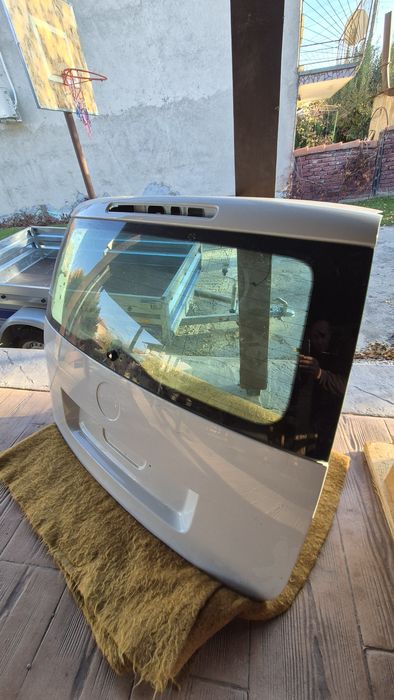 Продавам задна врата за Soda Yeti