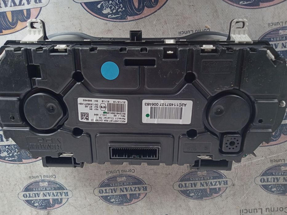 ceasuri bord uk  dacia duster 2019