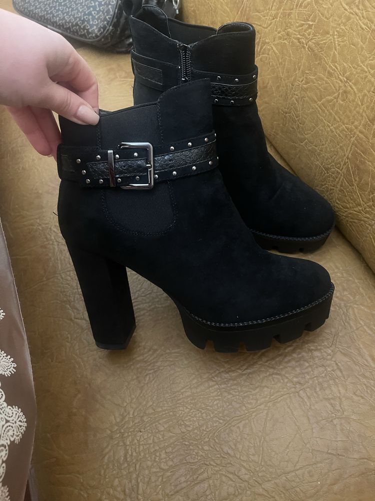 Botine cu toc gros