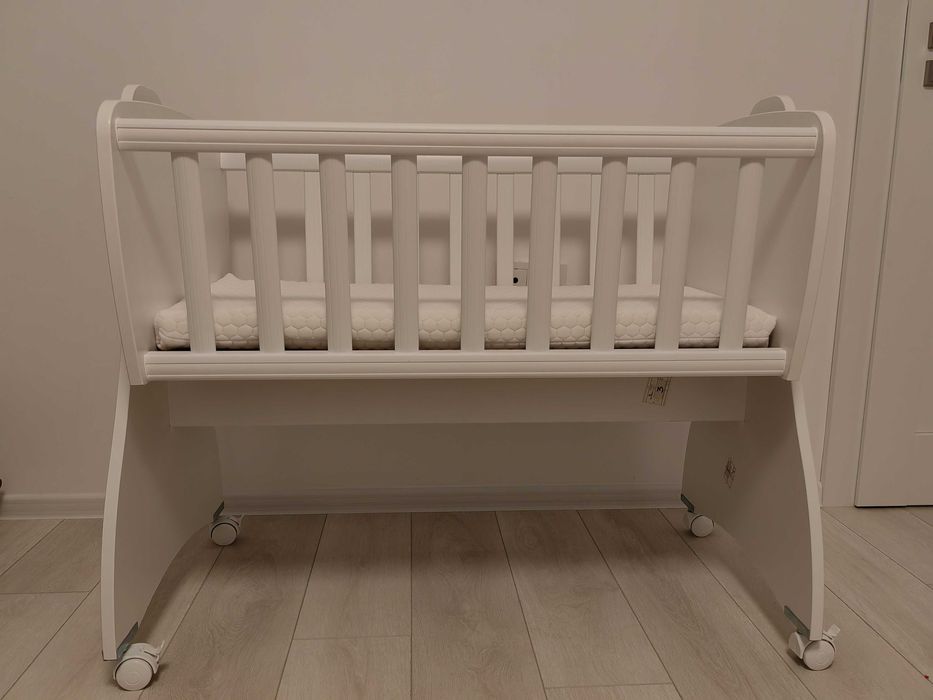 Дървено легло-люлка Lorelli + матрак