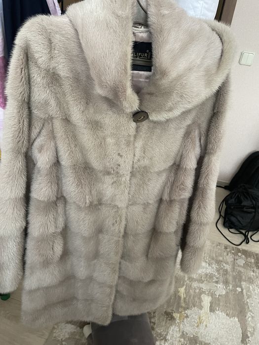 Продам норковую шубу