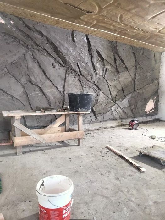 Pereți decorativi cu efect de stâncă, lucrați manual