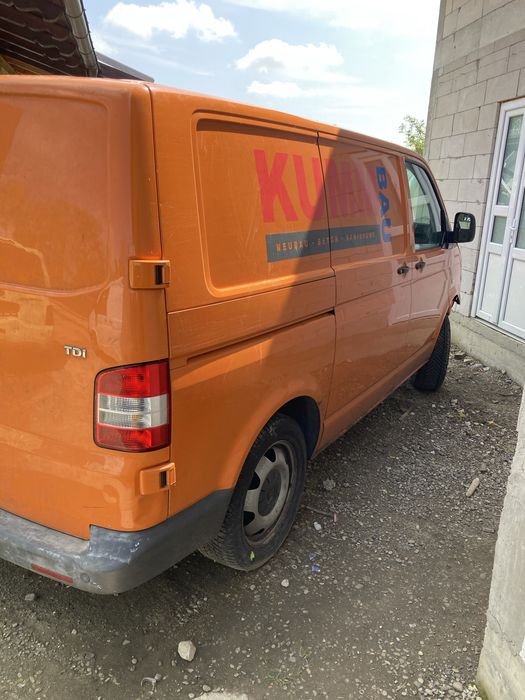Dezmembrez vw t5 motor 1,9 tdi -105 cp