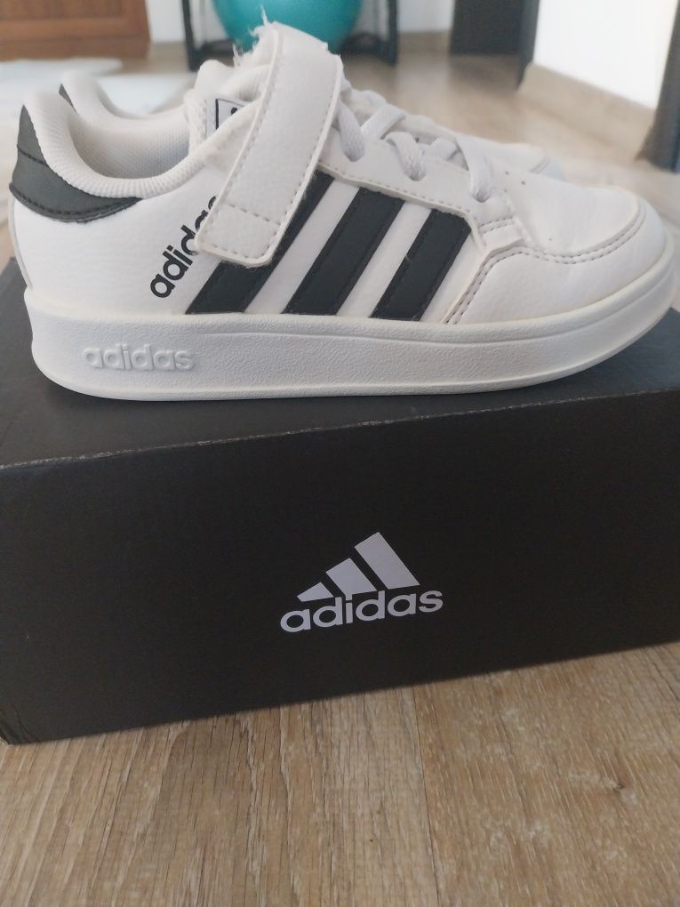 Детски маратонки на adidas