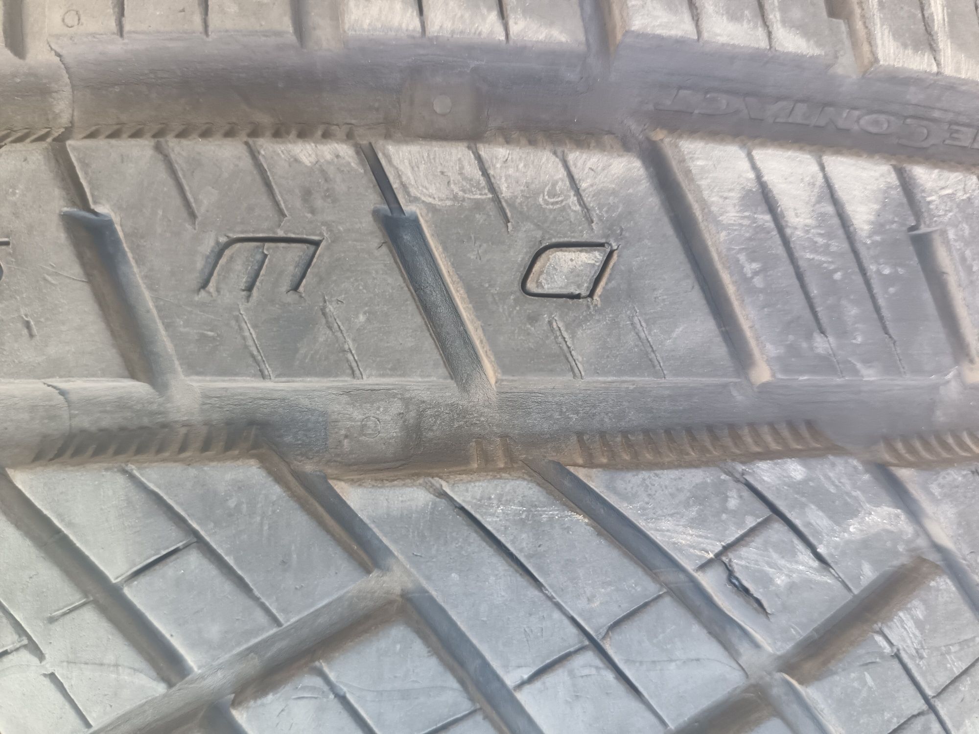 275 30 20 Continental, DOT 22