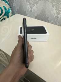 iPhone 11  64 Гб черный