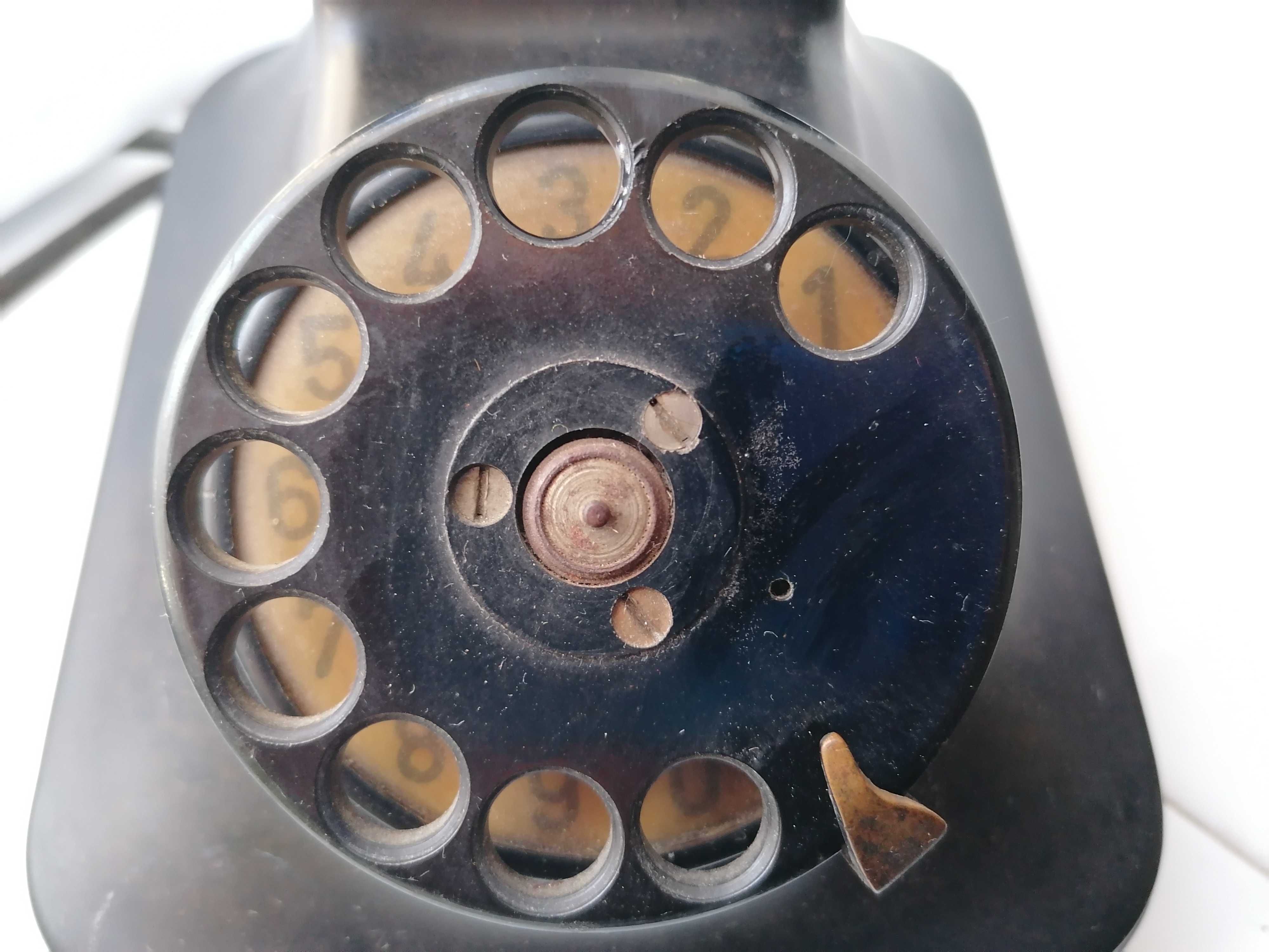 Продавам стар унгарски колекционерски антикварен телефон