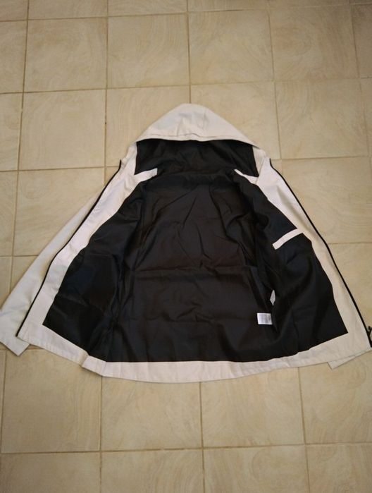 Чисто нови ветровки