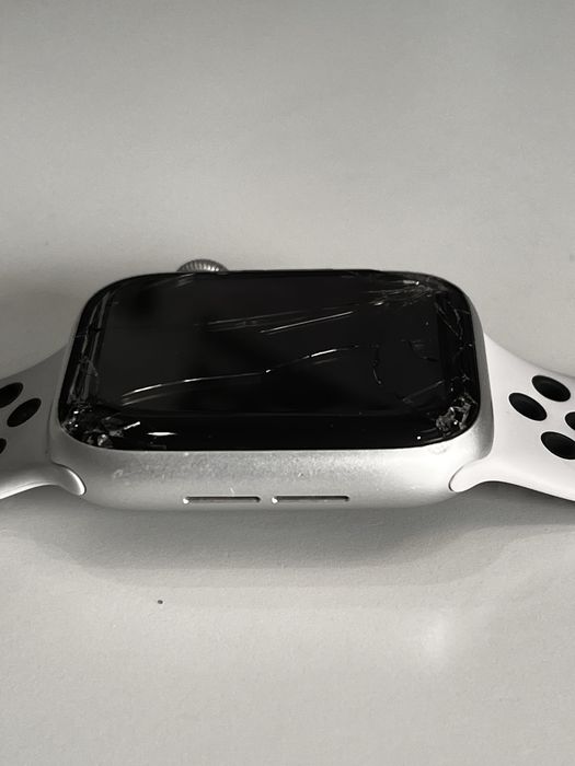 Apple Watch SE Nike edition 44mm