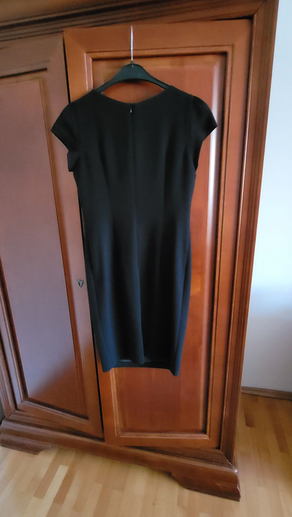 Vand rochie neagra