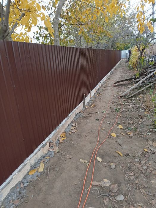 Constructii garduri si porti la comanda