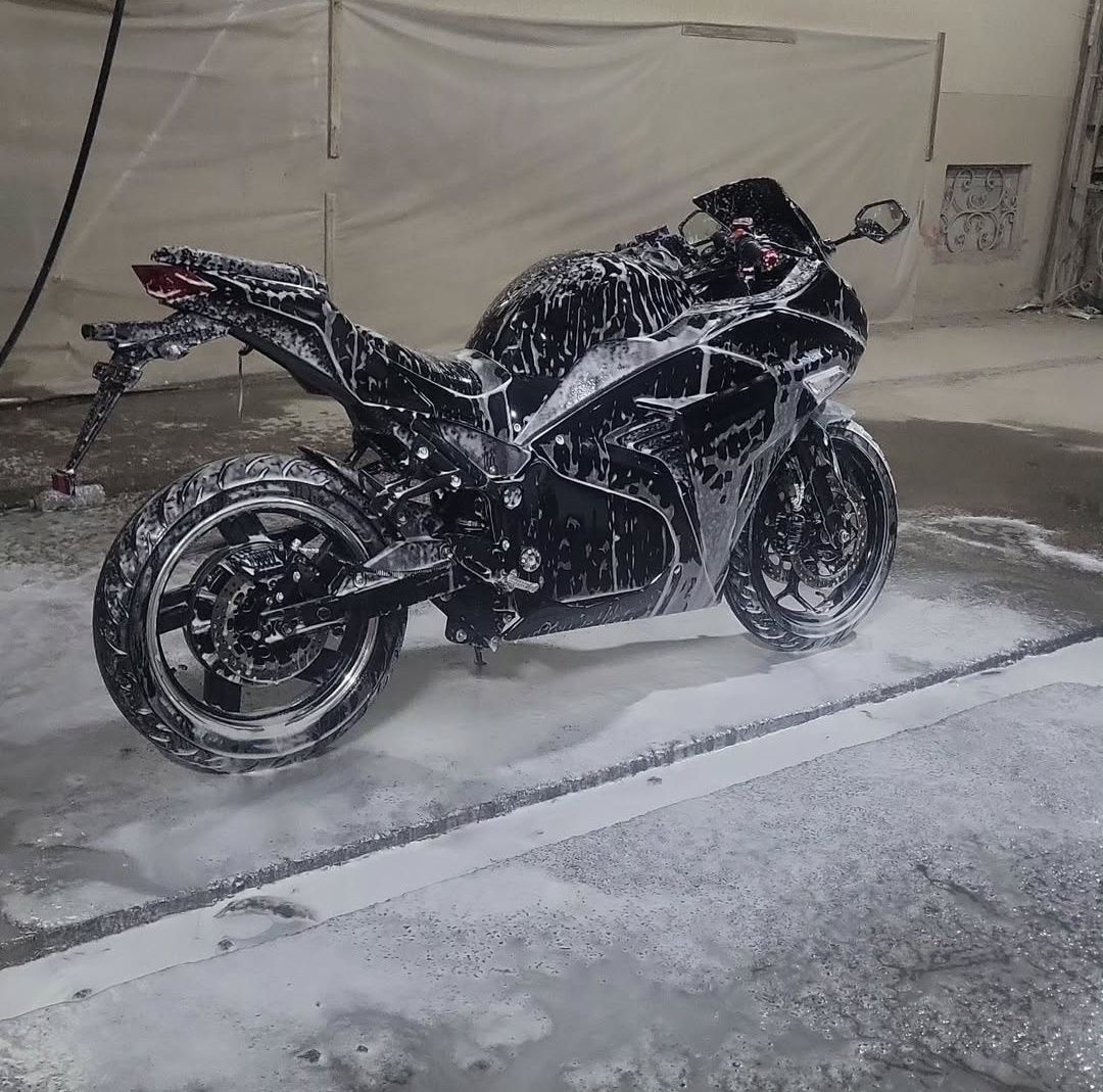 Yamaha R3 electro mototsikl