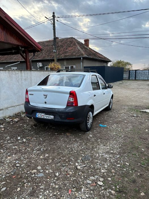 Vând sau schimb Logan