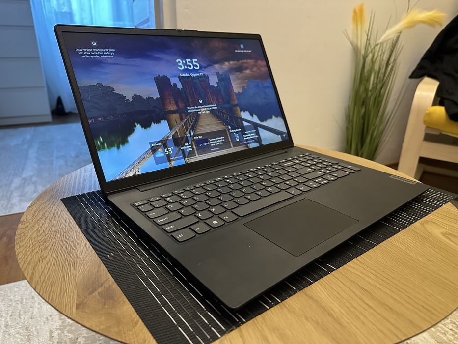 Lenovo V15 G2 i5 8gb ram intel iris xe