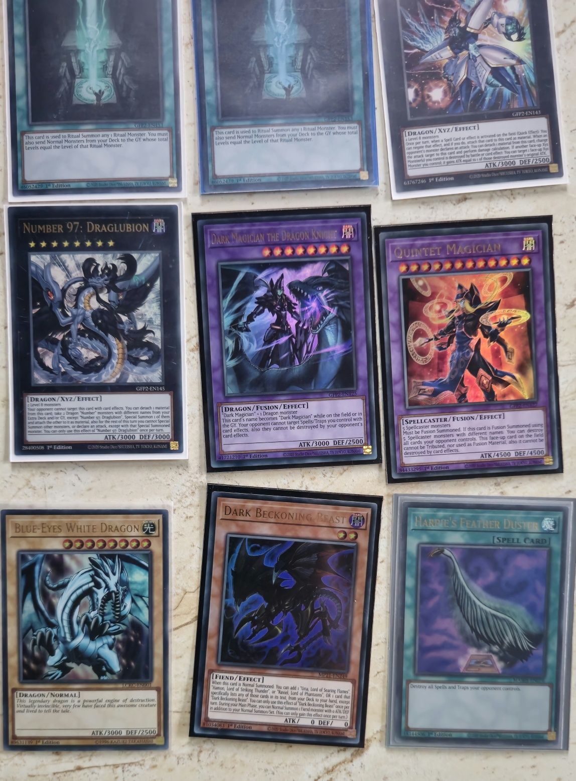 Yu-Gi-Oh! карти - blue eyes и support, кутия на кайба