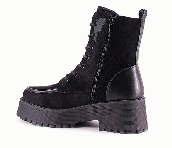 Дамски черни боти от еко велур с топла вата