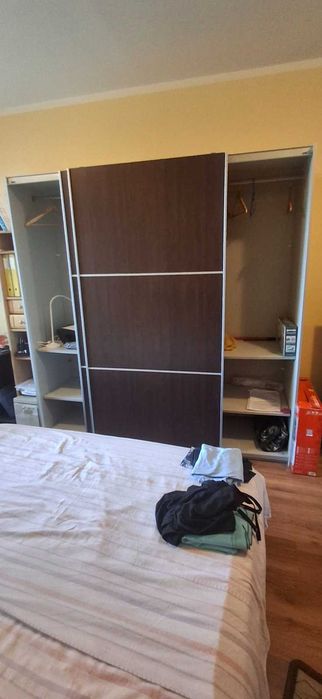 Гардероб и витрина