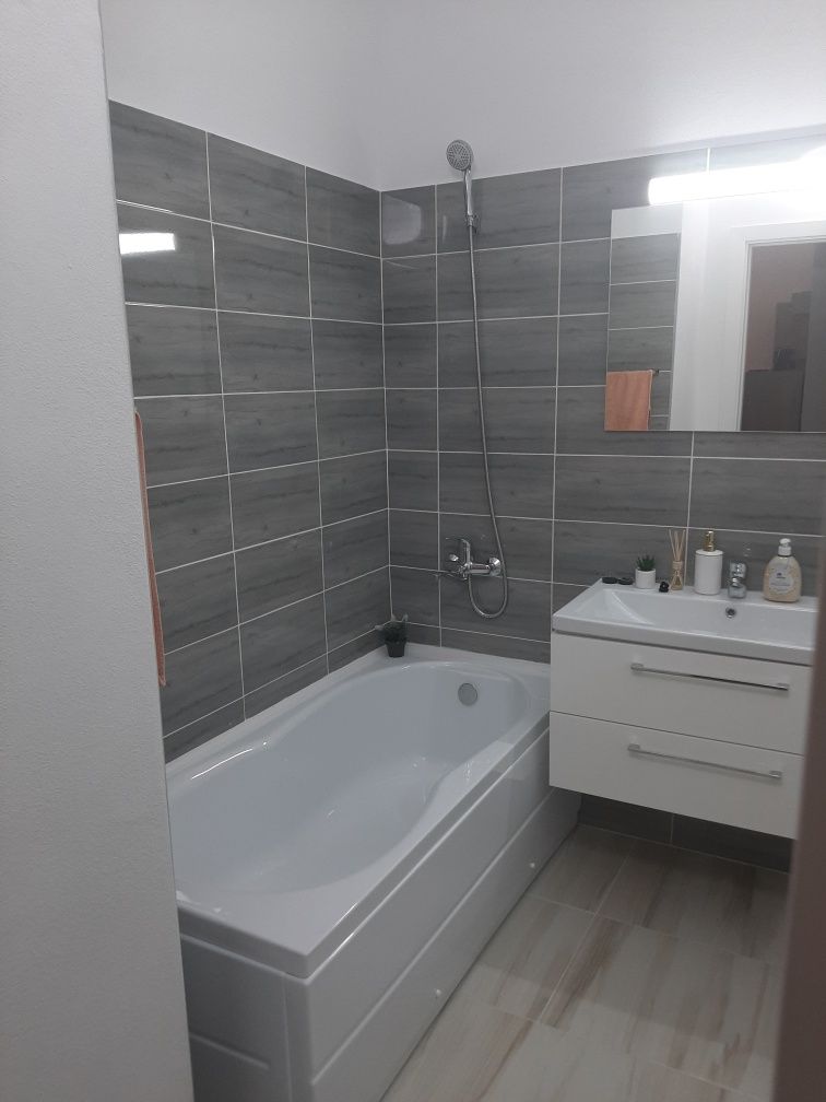 Închiriez apartament bloc nou zona Arex ampoi 3