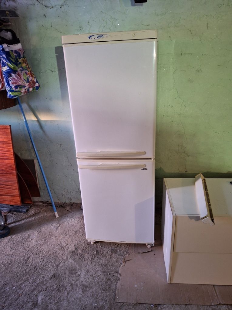 Продам холодильник