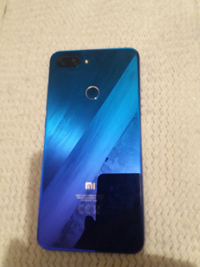 МОЩНЫЙ Mi 8 lite 6/128gb