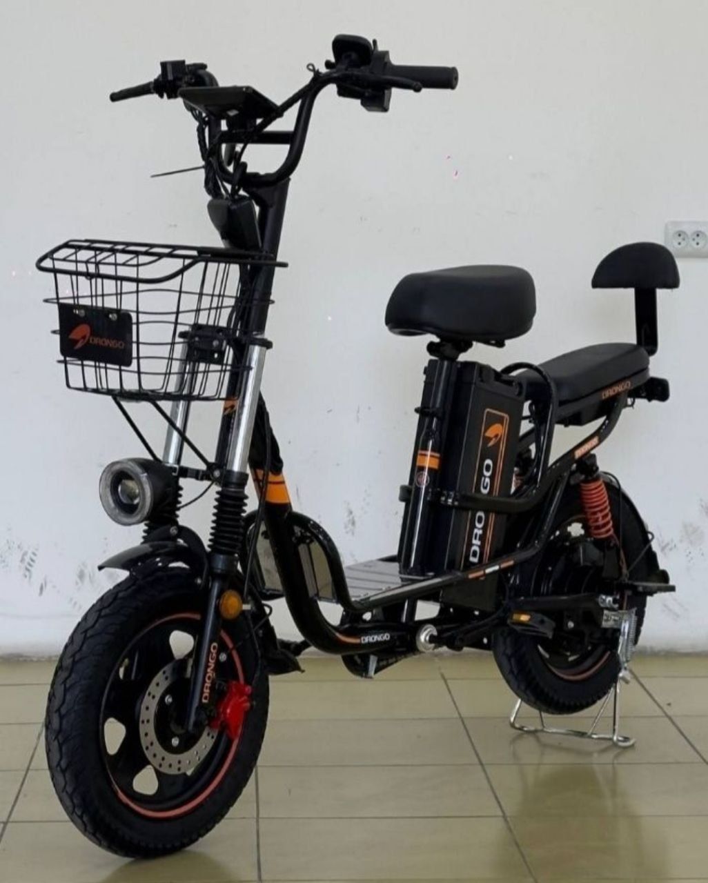 Skuter monster drongo