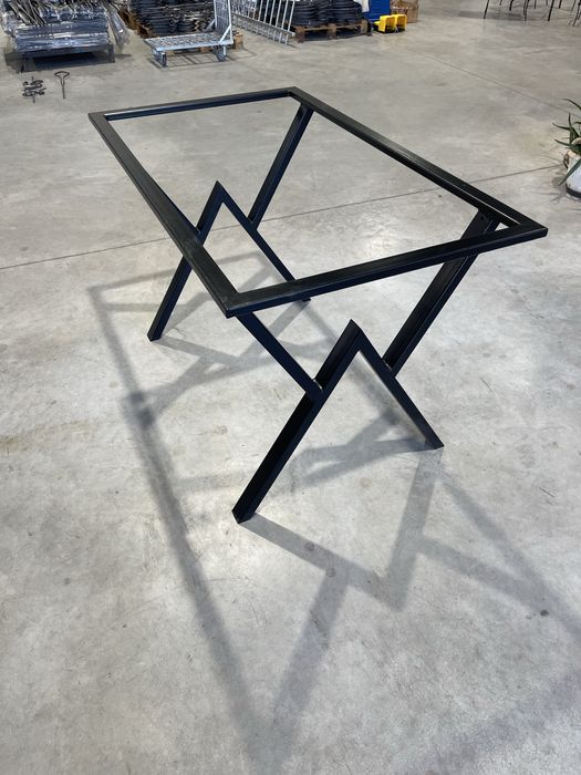 Маса / крака за маса / основа за маса без плот