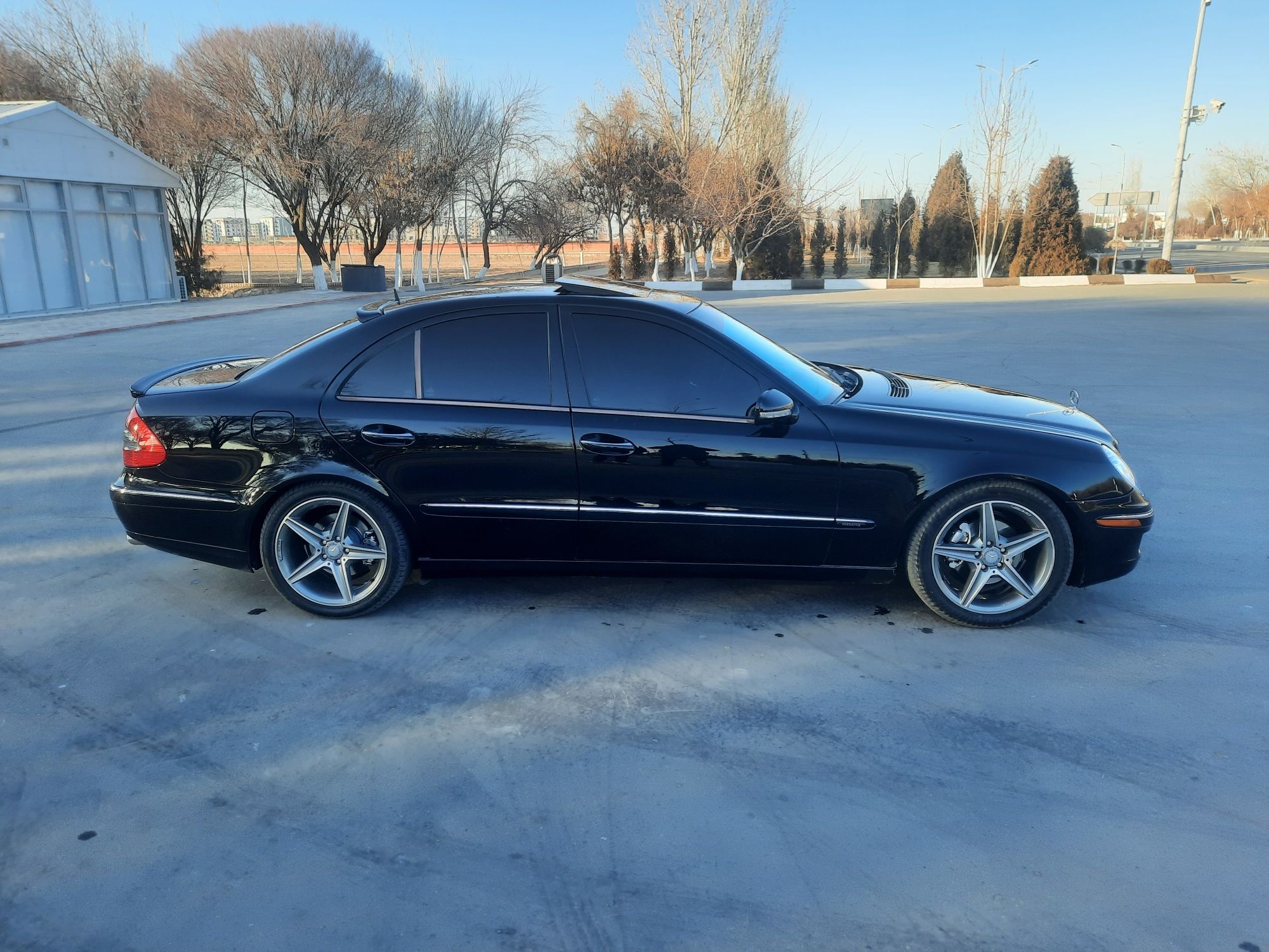 Mercedes-benz  w211  E320  год выпуска 2003. Цена 20.000 $