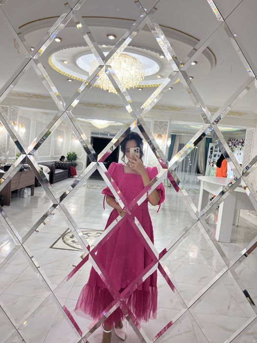 Платья розовая