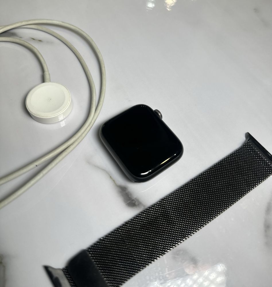 Apple watch 4, 44 mm black